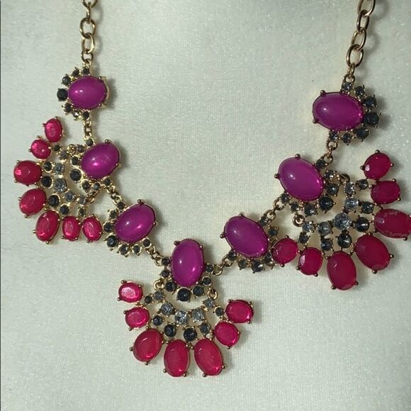 Vibrant Jewel Bib Statement Necklace - Picture 2 of 5